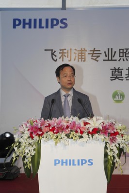 成都市市長(zhǎng)助理，高新區(qū)管委會(huì)主任韓春林致辭