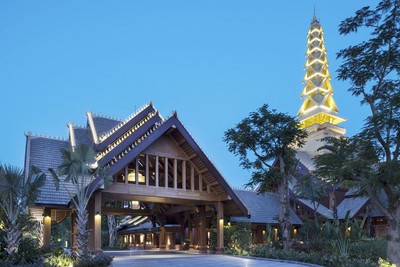 全新西雙版納避寒皇冠假日度假酒店，置身傣家王族風(fēng)范客房、熱帶雨林式花園，盡情發(fā)揮你的想象，邂逅這迷人自然！