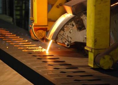 全新設計允許在整個鑄造過程中源源不斷地供入鑄造材料，因而改善了鑄鐵內(nèi)石墨分布的均勻性。